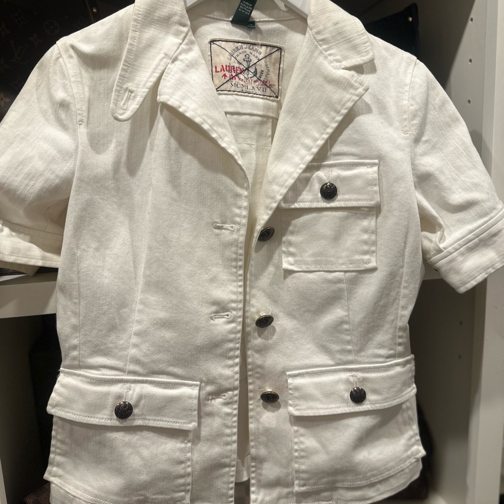 White short sleeve blazer